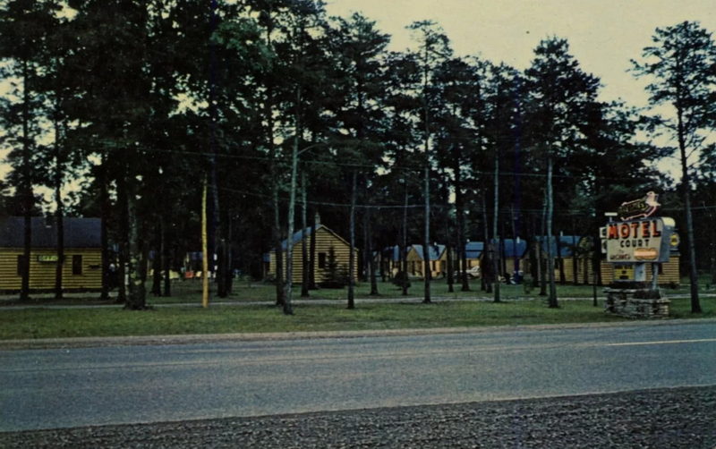 Oxendales Motor Court (Rainbow Park Cabins) - Postcard